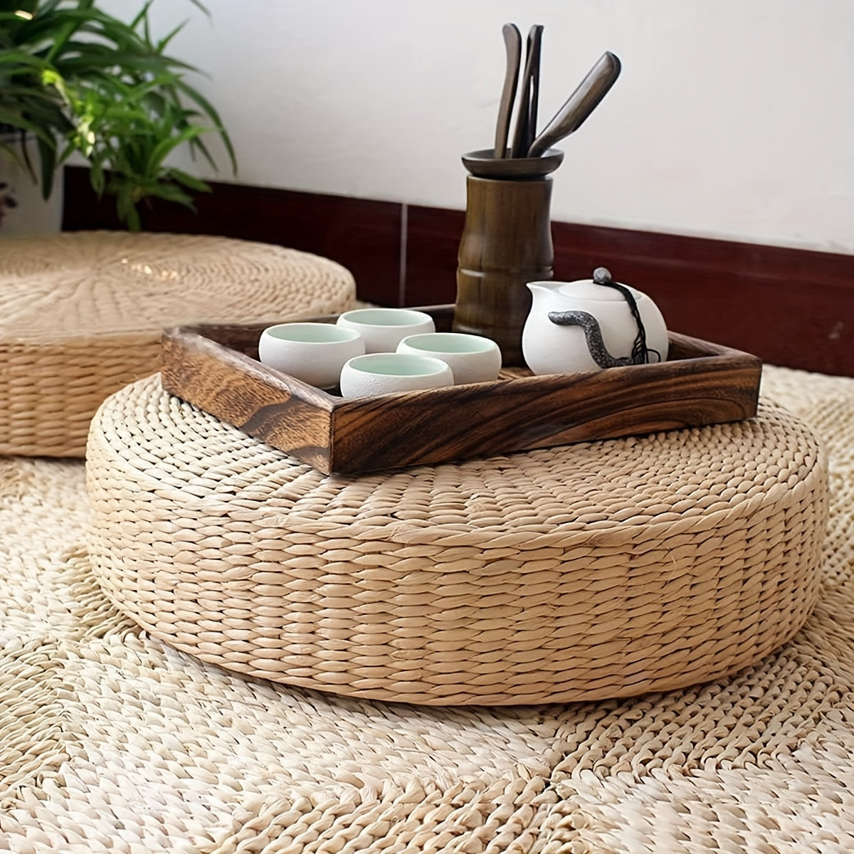 Round Handwoven Straw Floor Cushion, Japanese Tatami Pillow for Yoga, Meditation And Home Seating